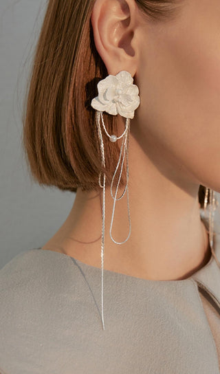 METALLIC FLOWER CHAIN TASSEL EARRINGS