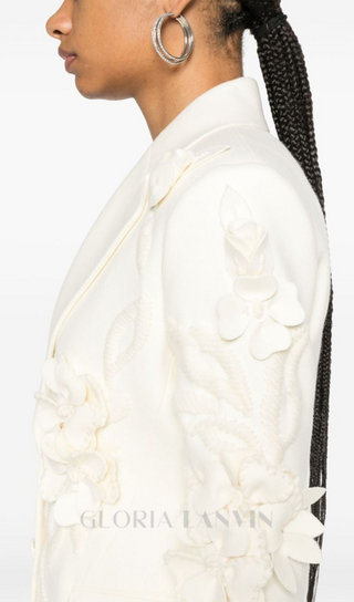 ELIZABETH WHITE FLORAL APPLIQUÉ BLAZER