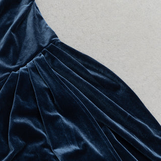 NAVY BEADLESS STRAPLESS VELVET BACKLESS PLEATED MIDI DRESS