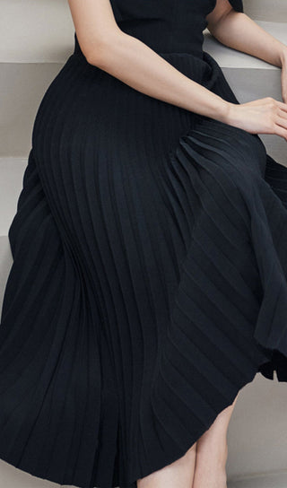 BLACK ASYMMETRICAL ONE-SHOULDER PLEATED MIDI DRESS