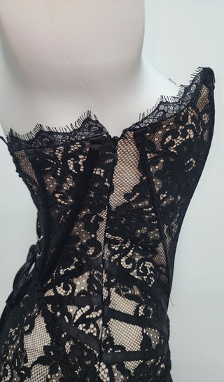 ROBE MINI SANS BRETELLES À APPLICATIONS DE DENTELLE NOIR