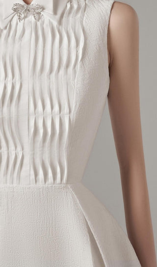 ROBE MIDI SANS MANCHES PLISSÉE NŒUD EN BLANC