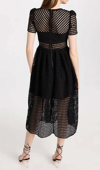 PUFFED SLEEVE LACE MIDI DRESS IN BLACK