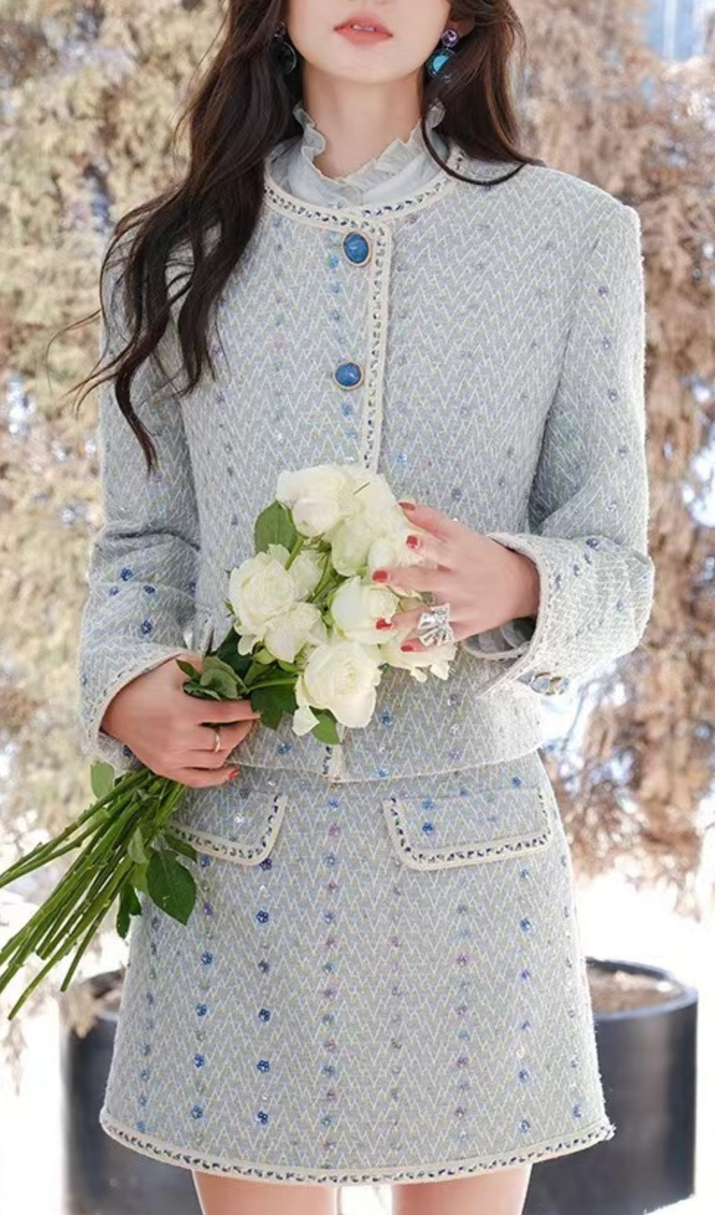 FLORALE TWEED-KNÖPFE-JACKE + MINIROCK