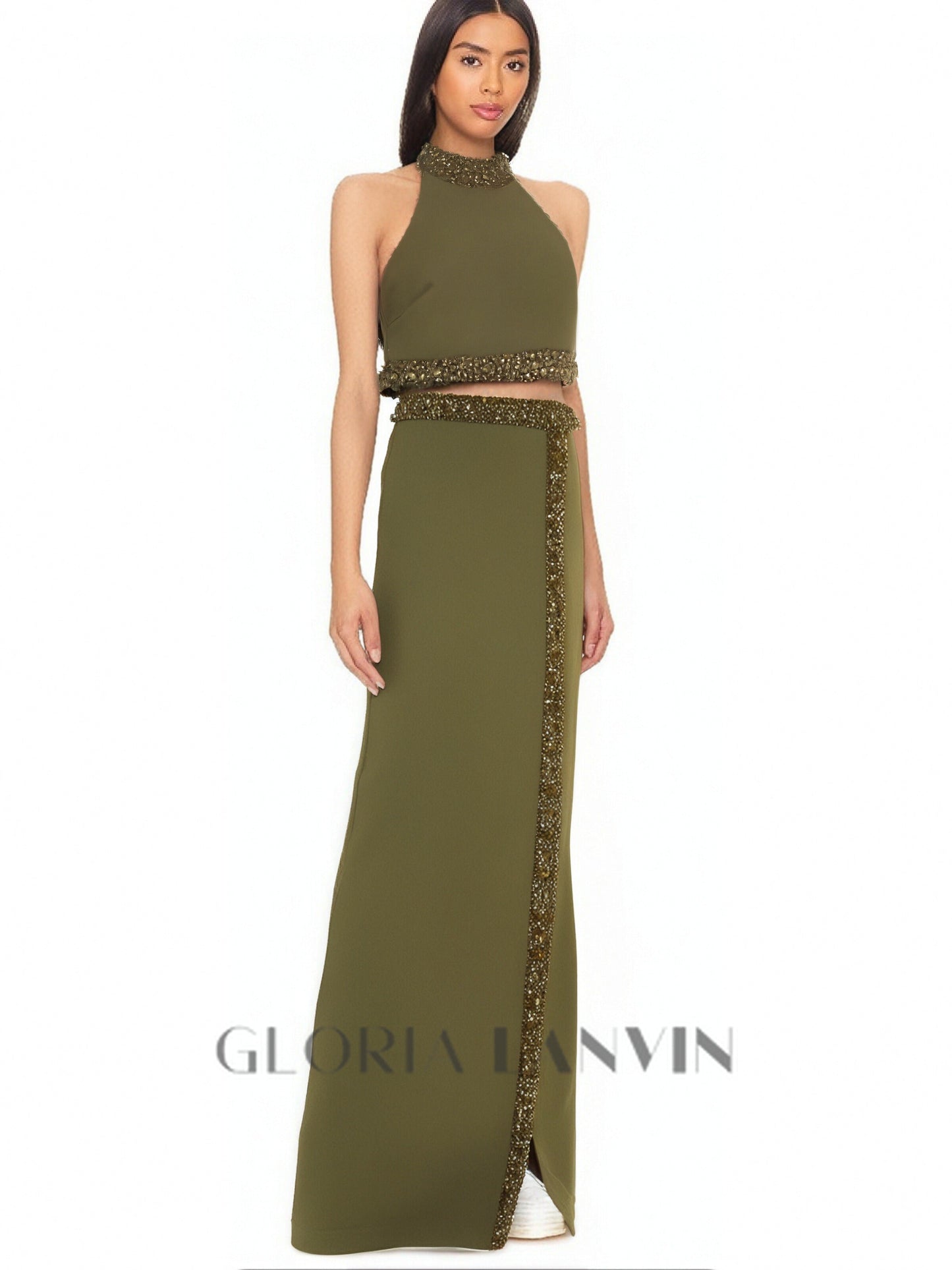 Ensemble jupe fendue et haut dos nu orné de perles et de diamants, de couleur verte