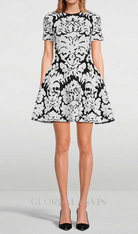 Robe courte en maille extensible à motif floral