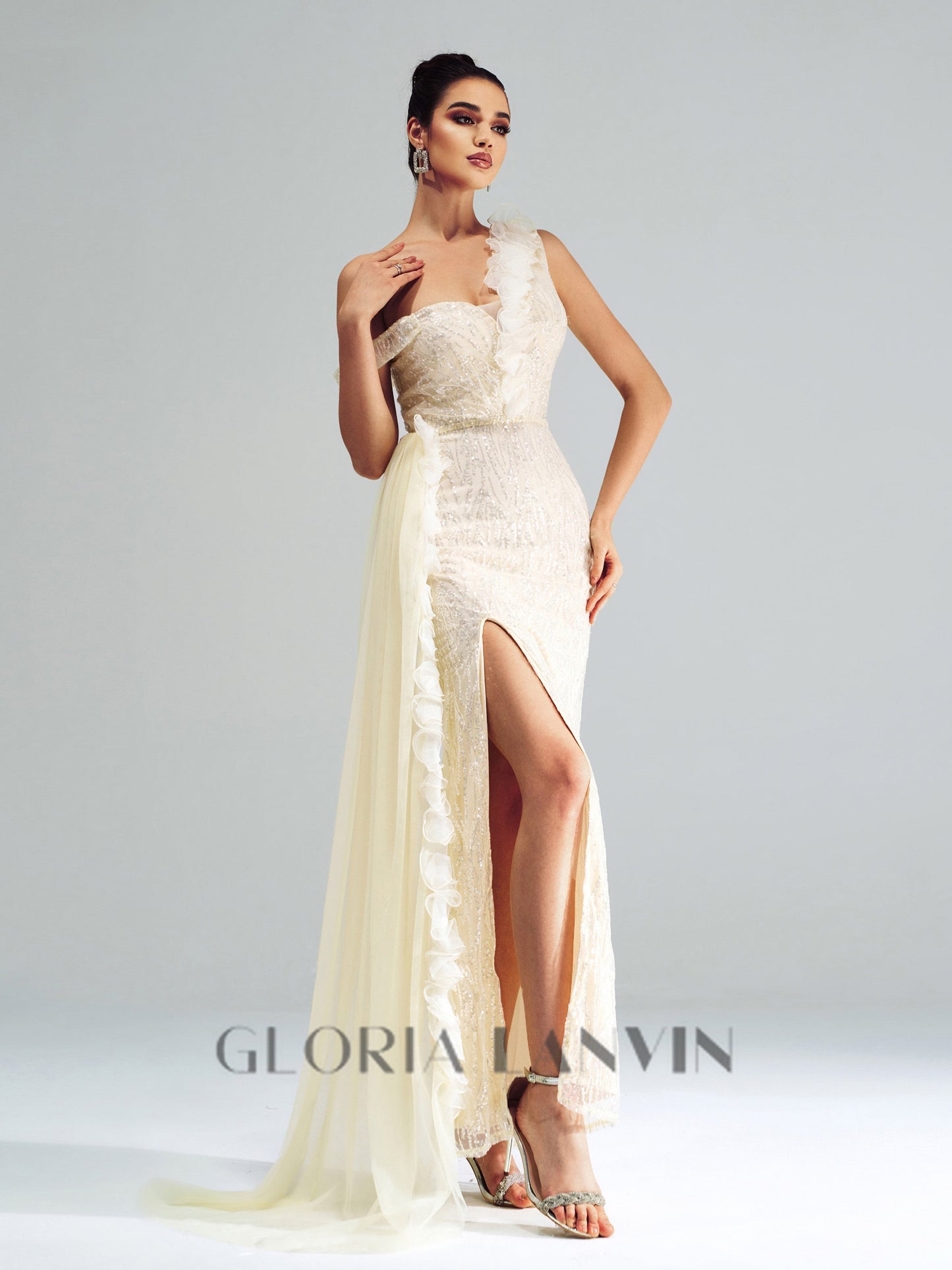 Robe maxi fendue à fines bretelles et application florale