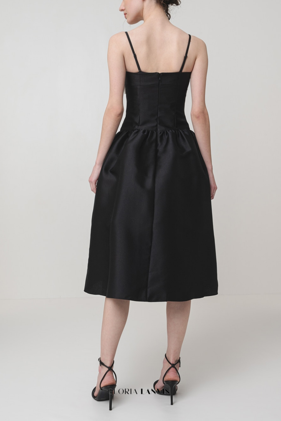 Robe midi en taffetas noir ornée d'un nœud
