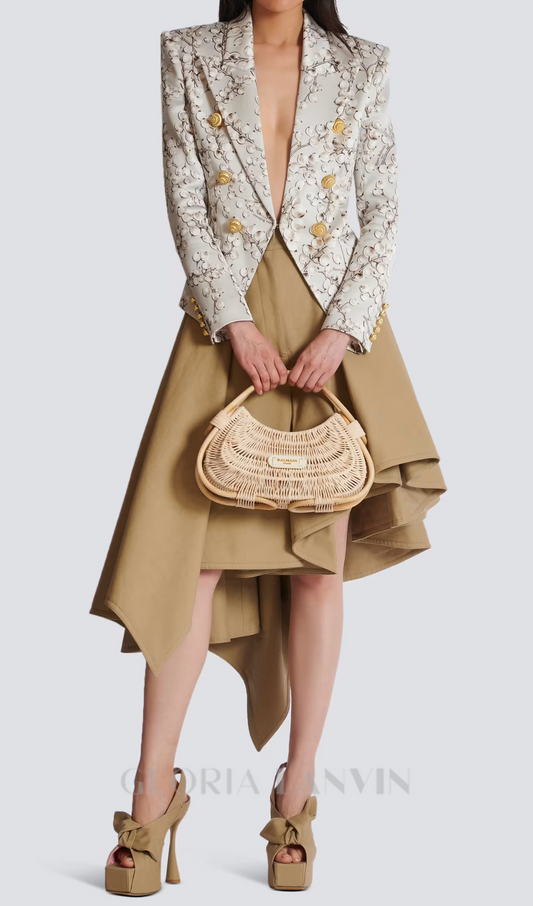 Satinjacke mit sechs Knöpfen und Johannisbeermuster