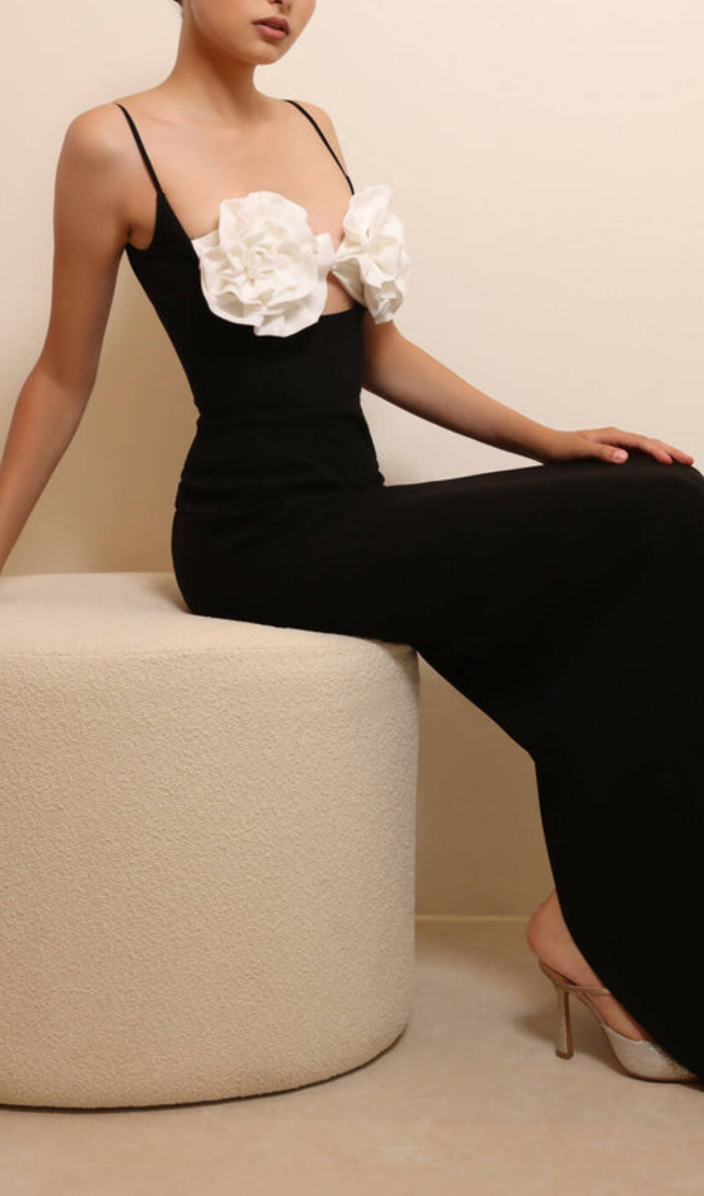 OFF-WHITE CREPE FLOWERS EVENING MAXI DRESS IN BLACK