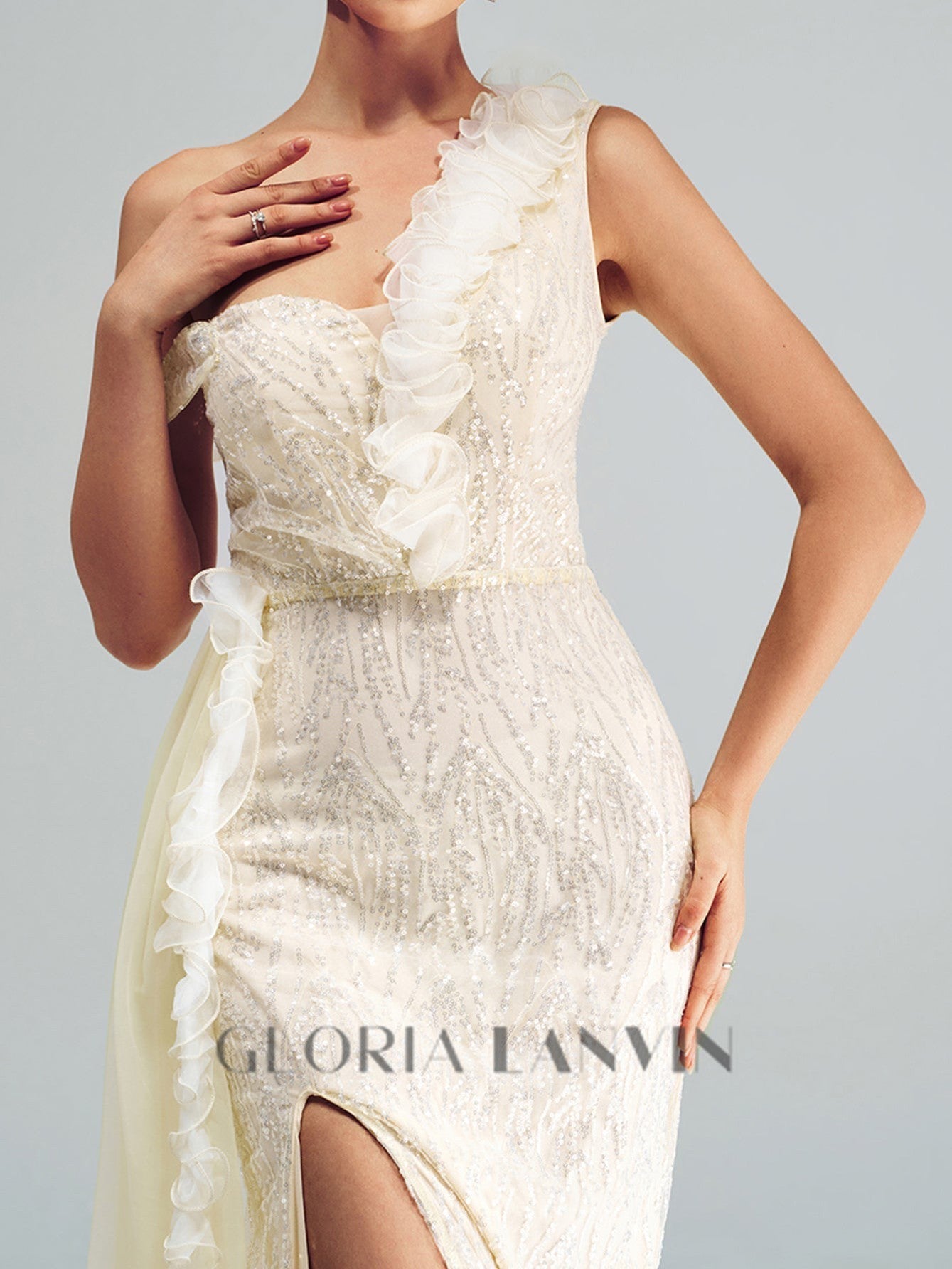 Robe maxi fendue à fines bretelles et application florale