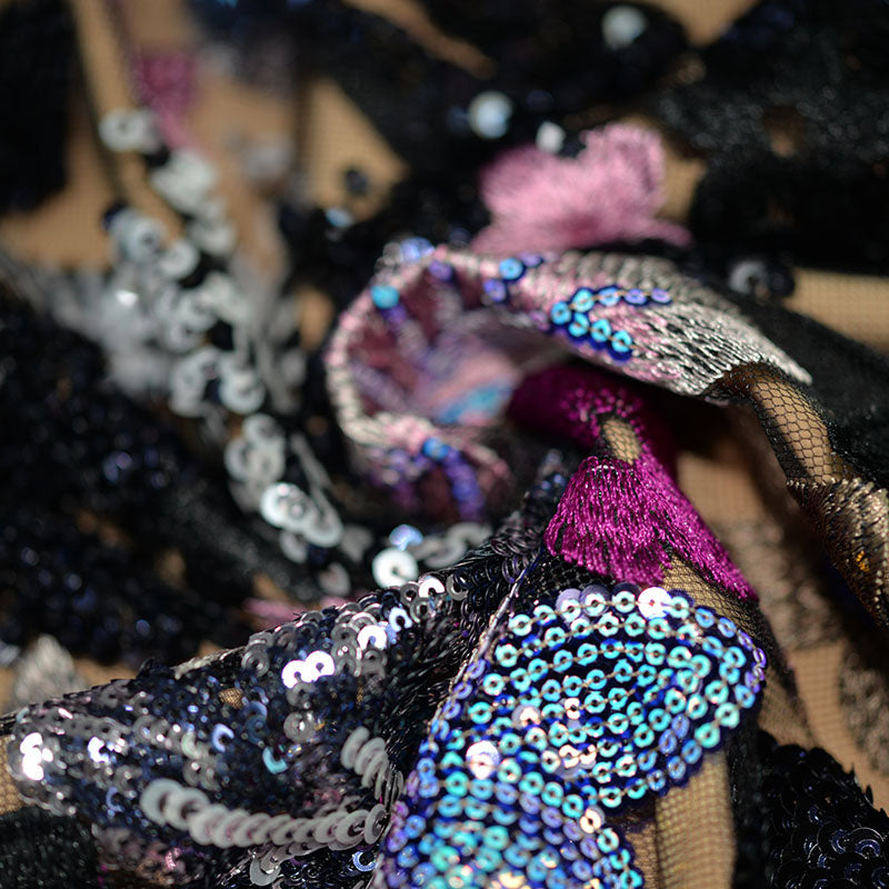 DAISY DAHLIA STICKEREI-TRÄGERLOSES MAXIKLEID