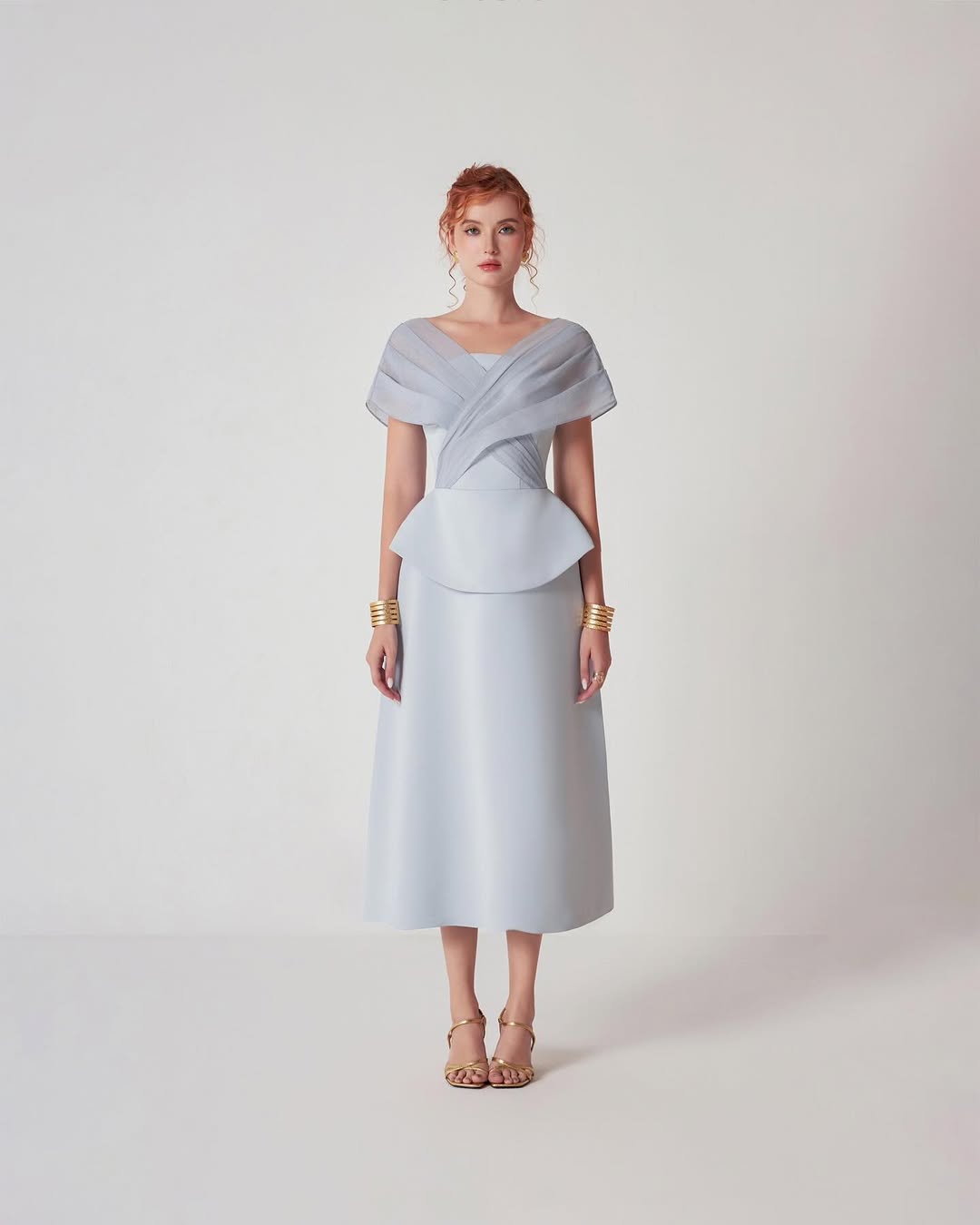 Hellgraues Midikleid mit Mesh-Patchwork-Muster