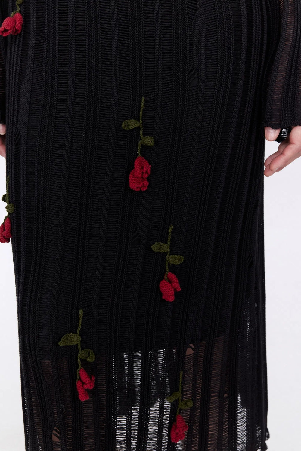 Hilaria Rose Handgefertigtes Strick-Midikleid in Schwarz
