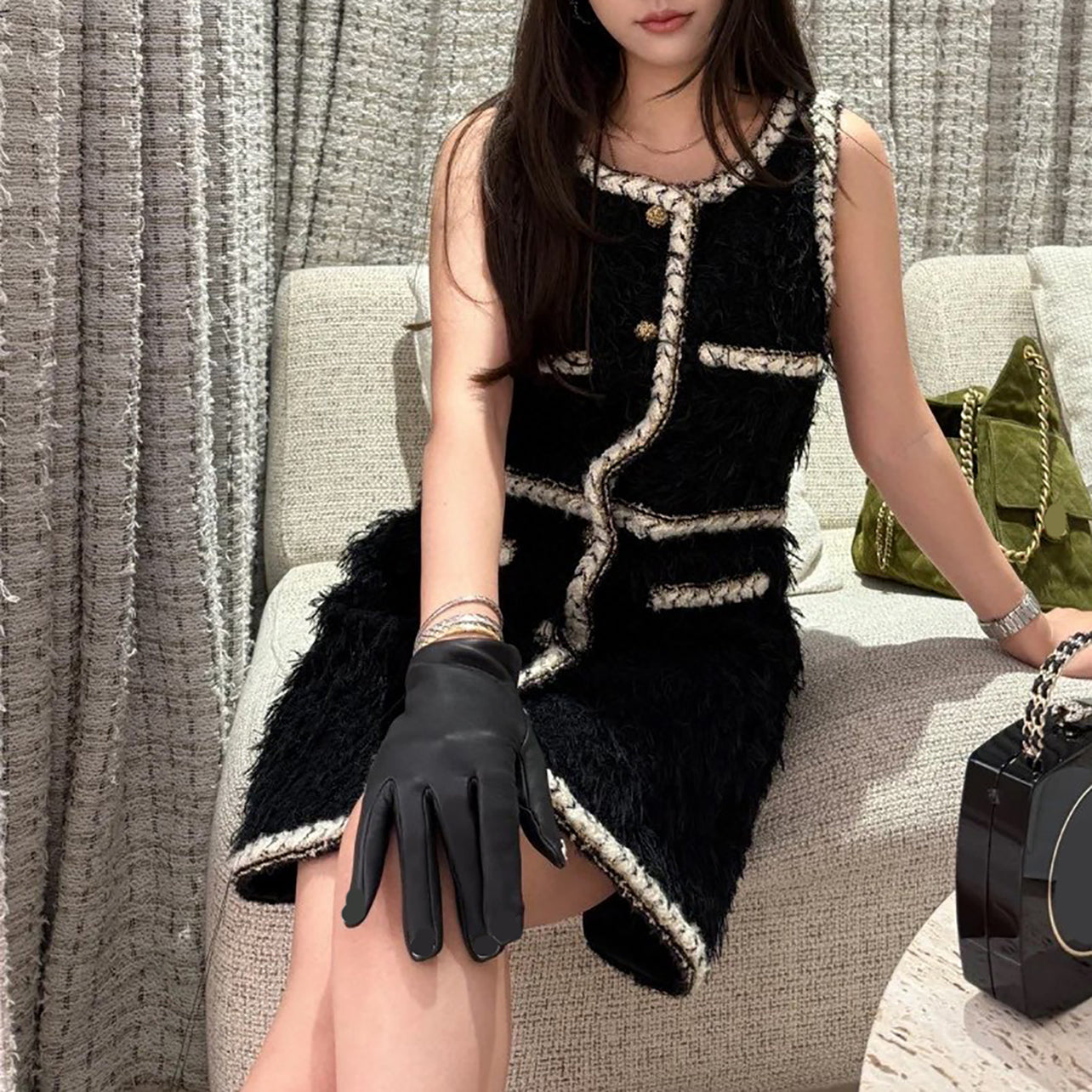 Wool Tweed sleeveless Short Dress in black