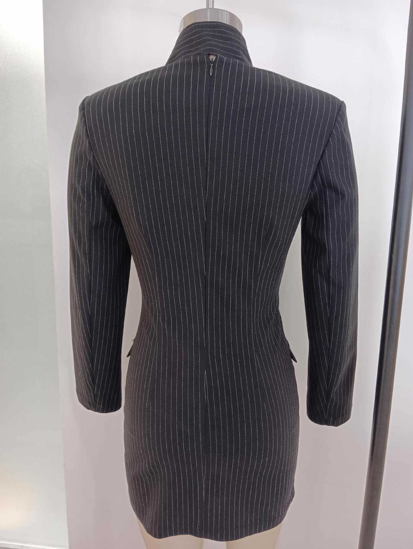 Robe blazer mini rayée à col en V Priscilla noire