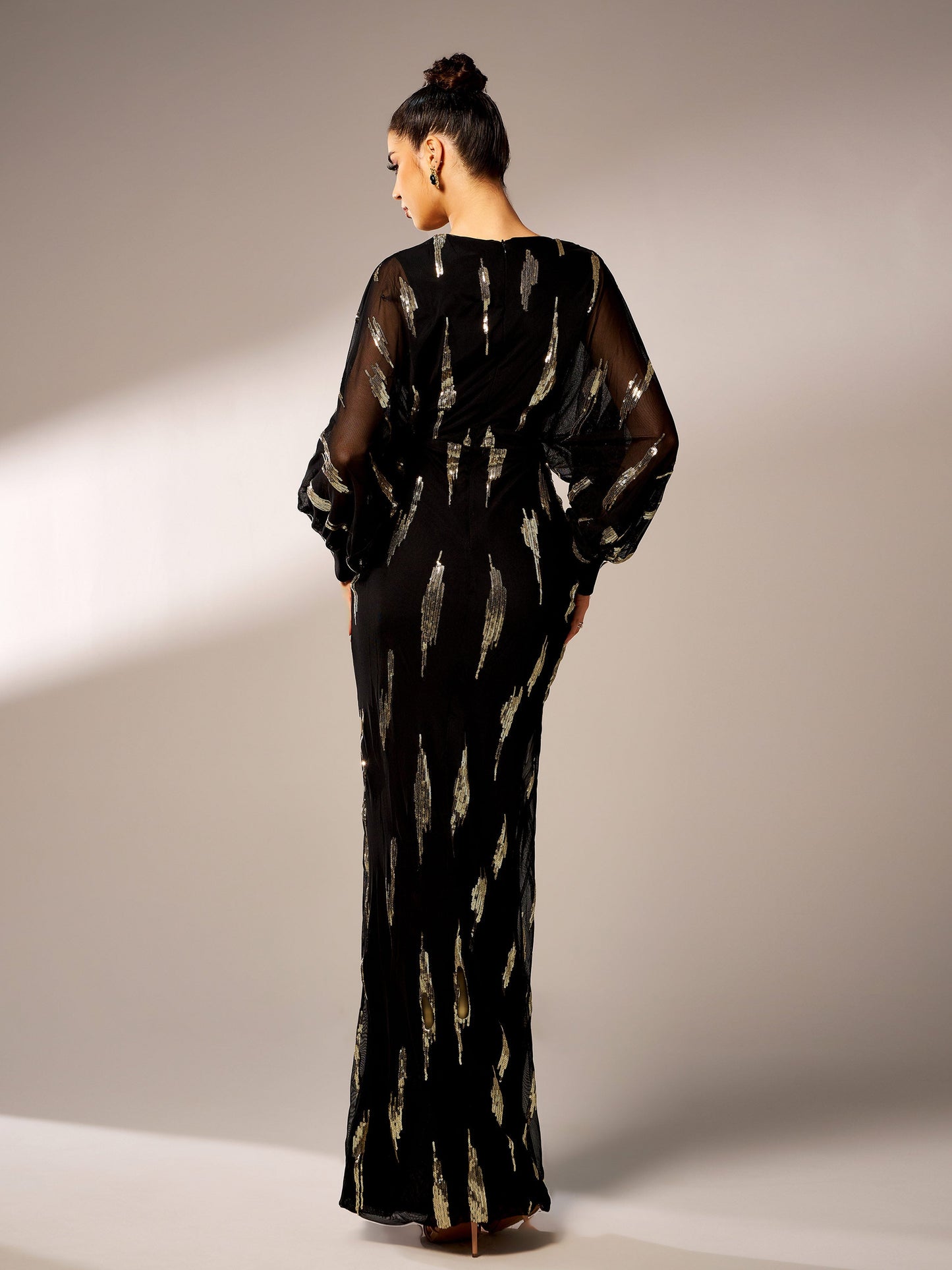 Robe de bal à sequins à manches lanternes