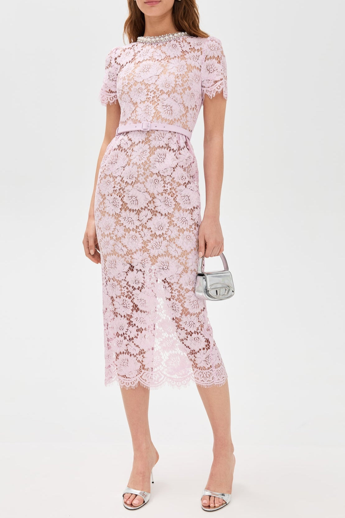 Rosa Midikleid aus hohler Spitze und Perlen