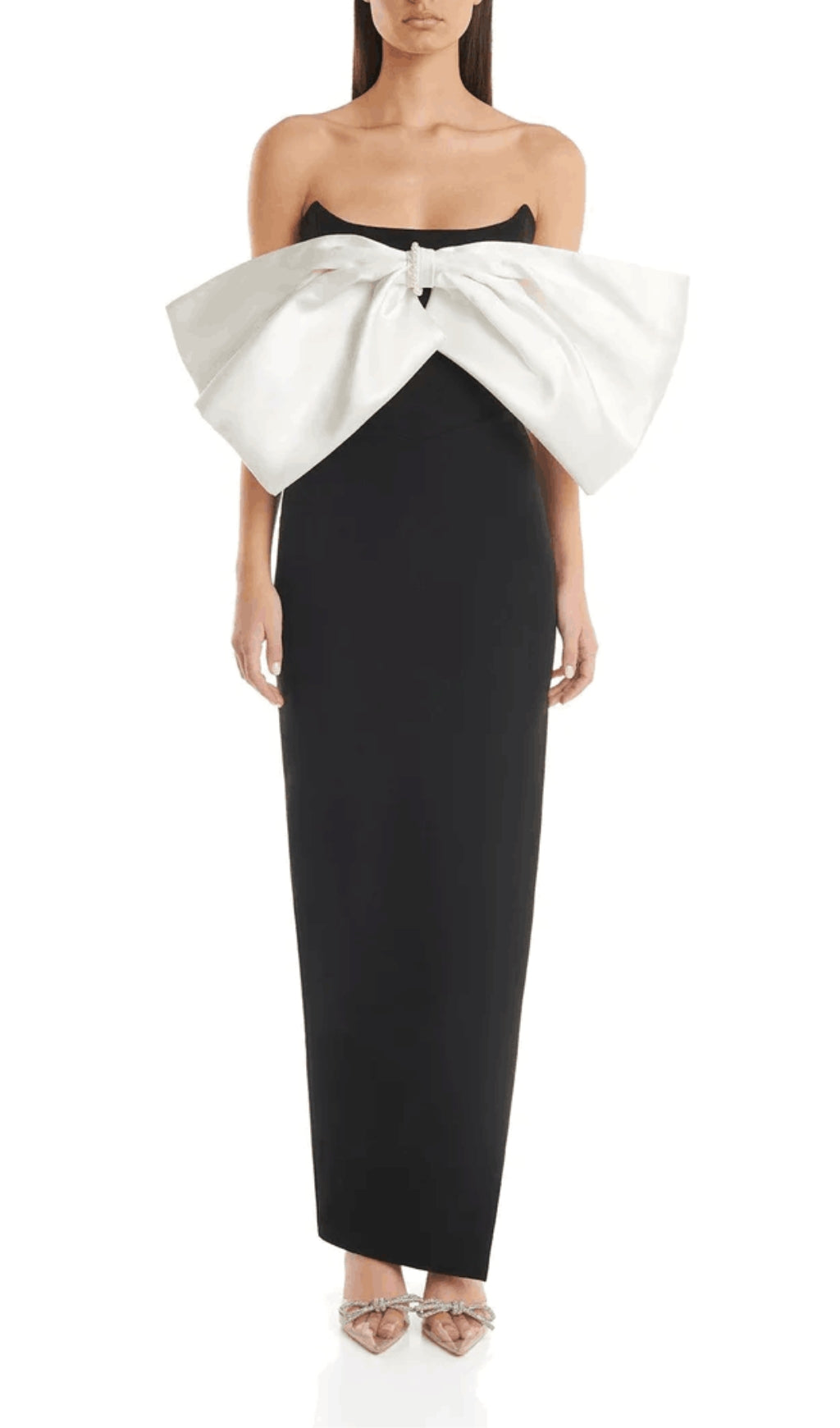 ROBE MAXI NOIRE À NŒUD BLANC