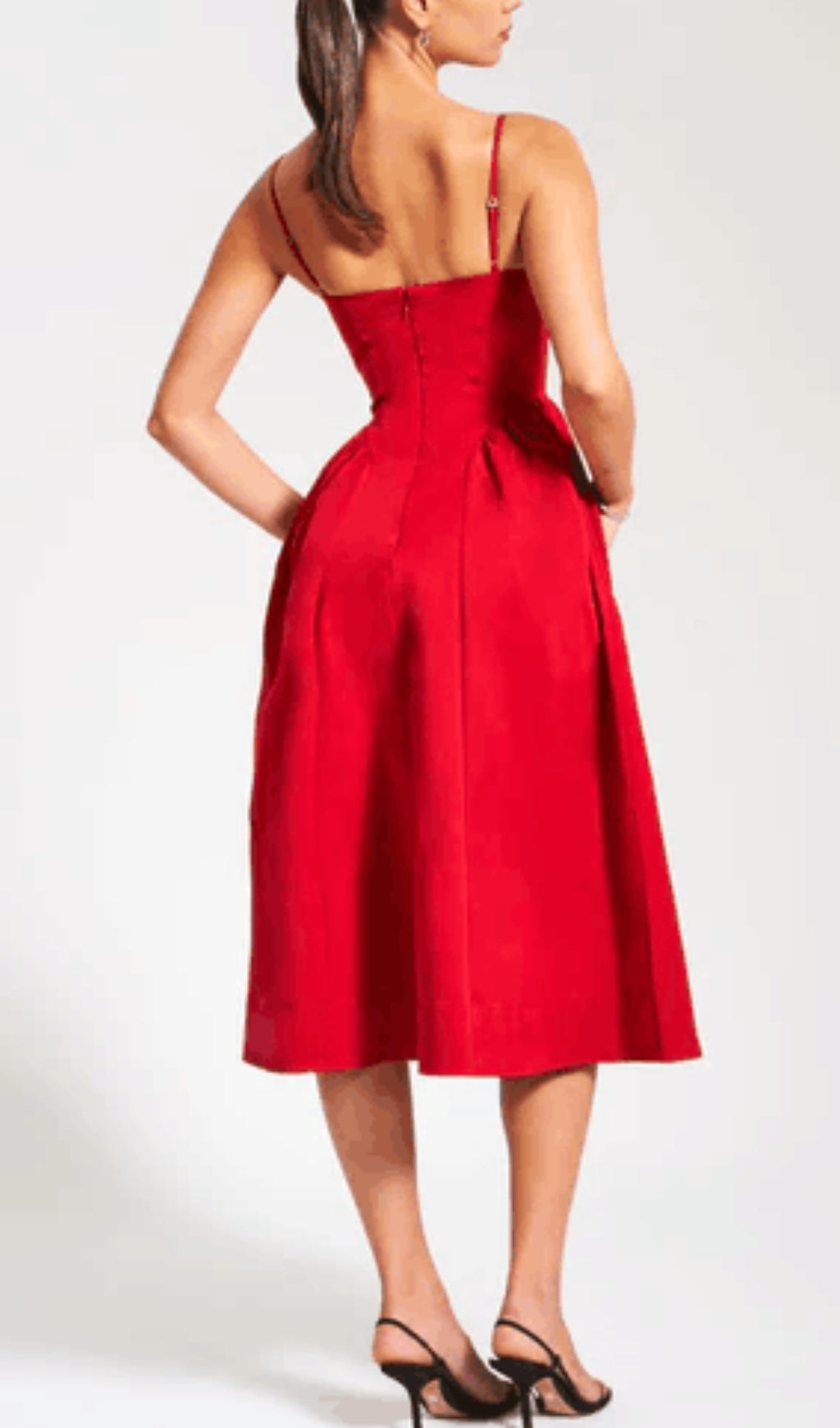 ROTES MIDIKLEID MIT SPITZENBESATZ